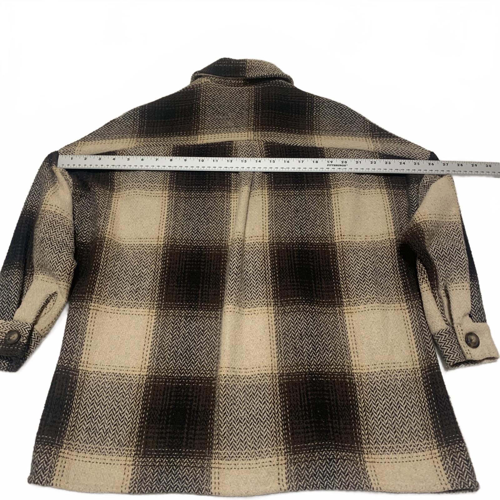 Chaqueta abotonada a cuadros beige y marrón Amaryllis XS, prenda acogedora para combinar en otoño