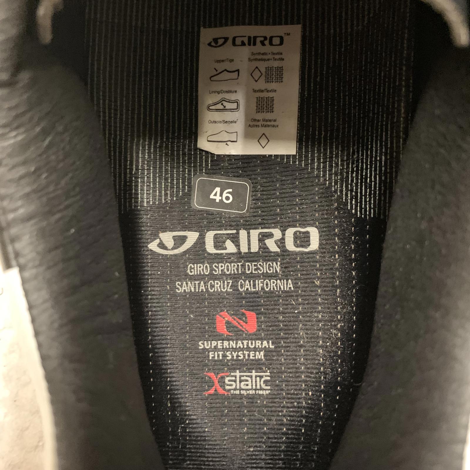 Zapatillas de ciclismo Giro Sport para hombre, talla 12 (EE. UU.), color negro y blanco, para bicicleta de carretera SPD, sin clip