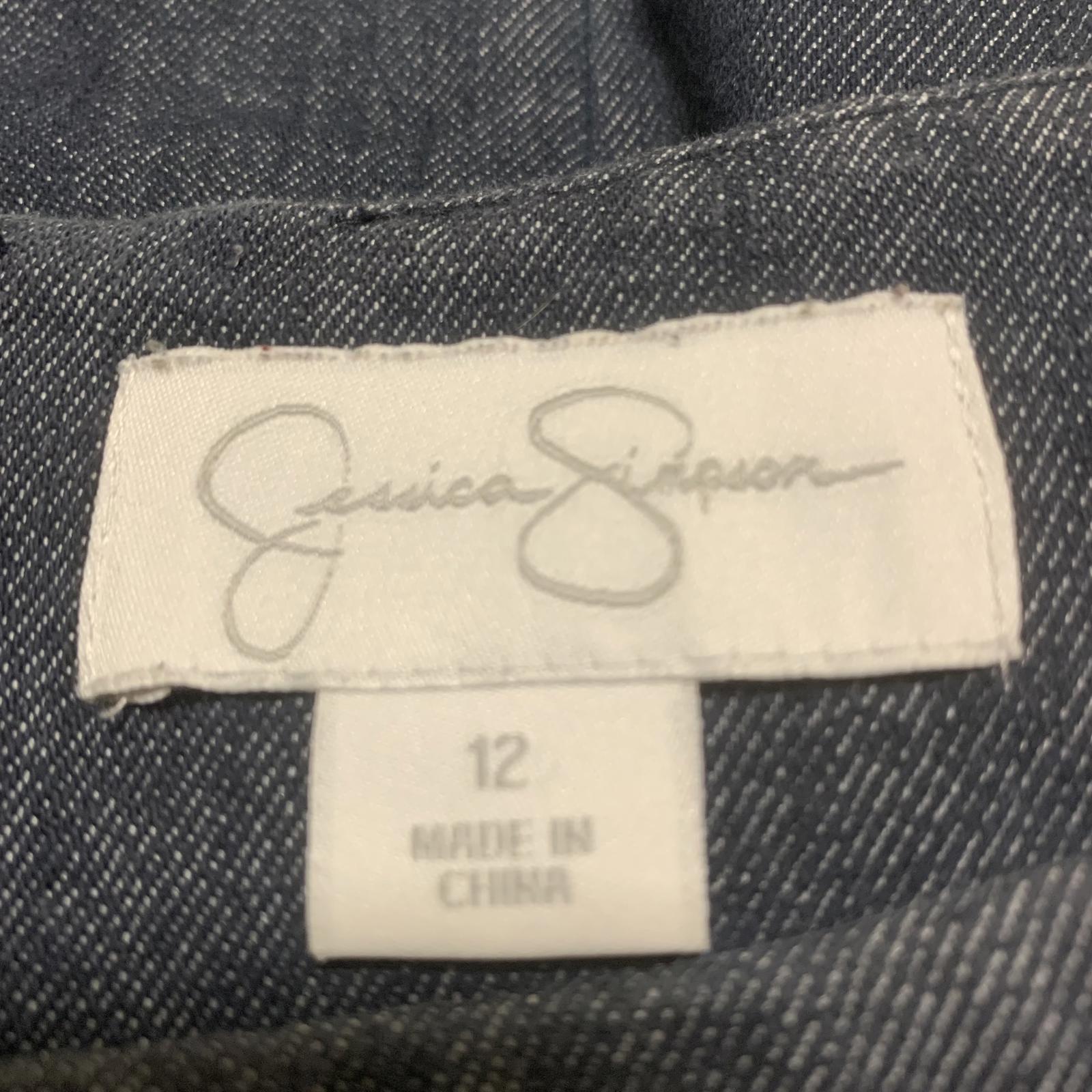 Jessica Simpson Women’s Size 12 Sleeveless blue Denim Dress Front Pockets