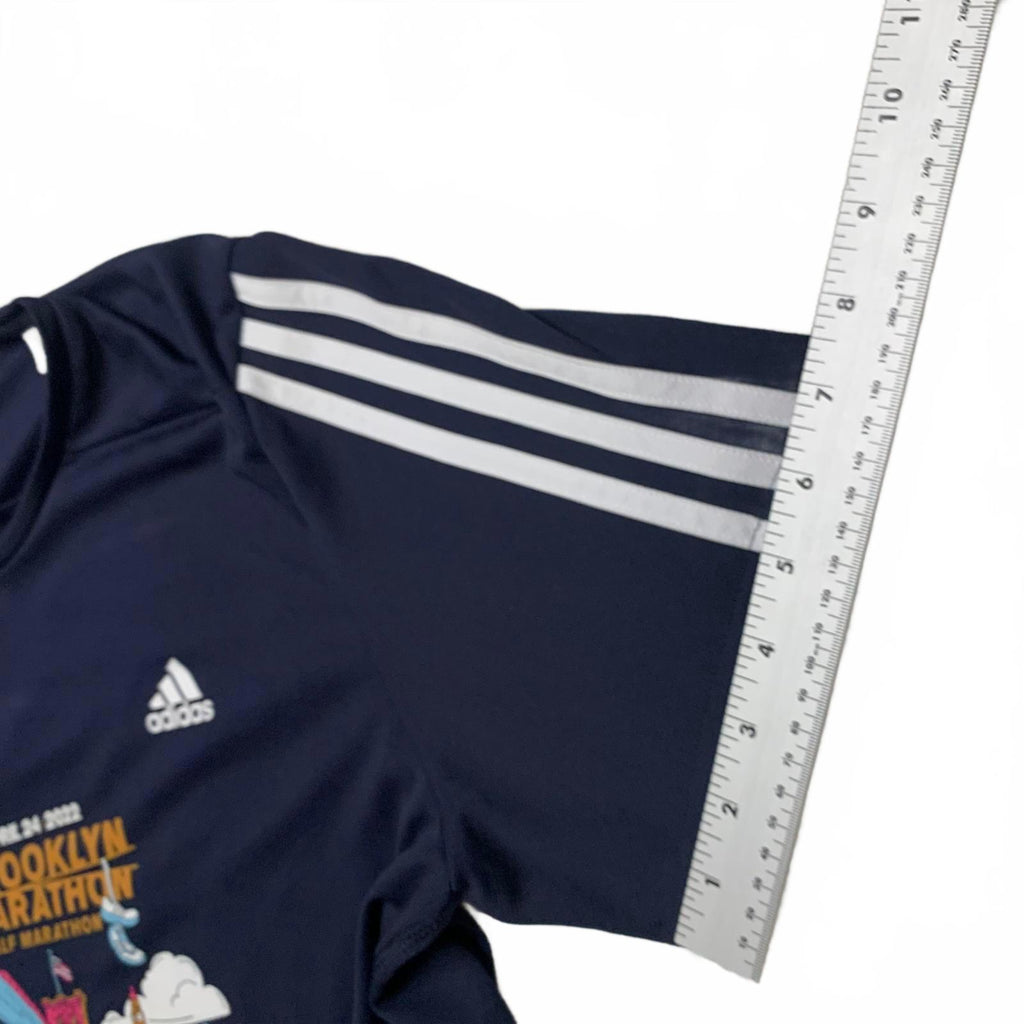 Camiseta Adidas Aeroready para el Maratón de Brooklyn 2022 (talla XL), color azul marino