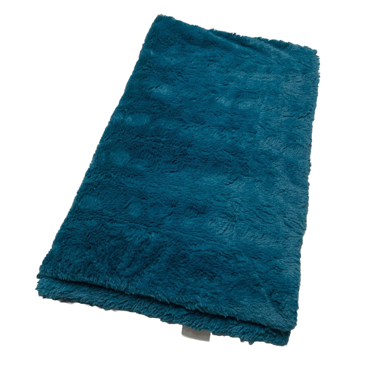 Manta de piel sintética de lujo Everlasting Comfort de 50” x 65”, suave y esponjosa, de doble cara