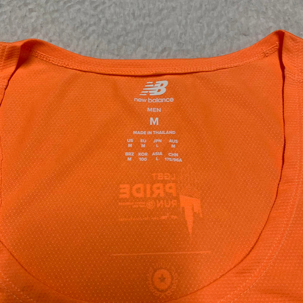 Camiseta sin mangas New Balance para hombre, color naranja mediano, LGBT Pride Run NY 2024