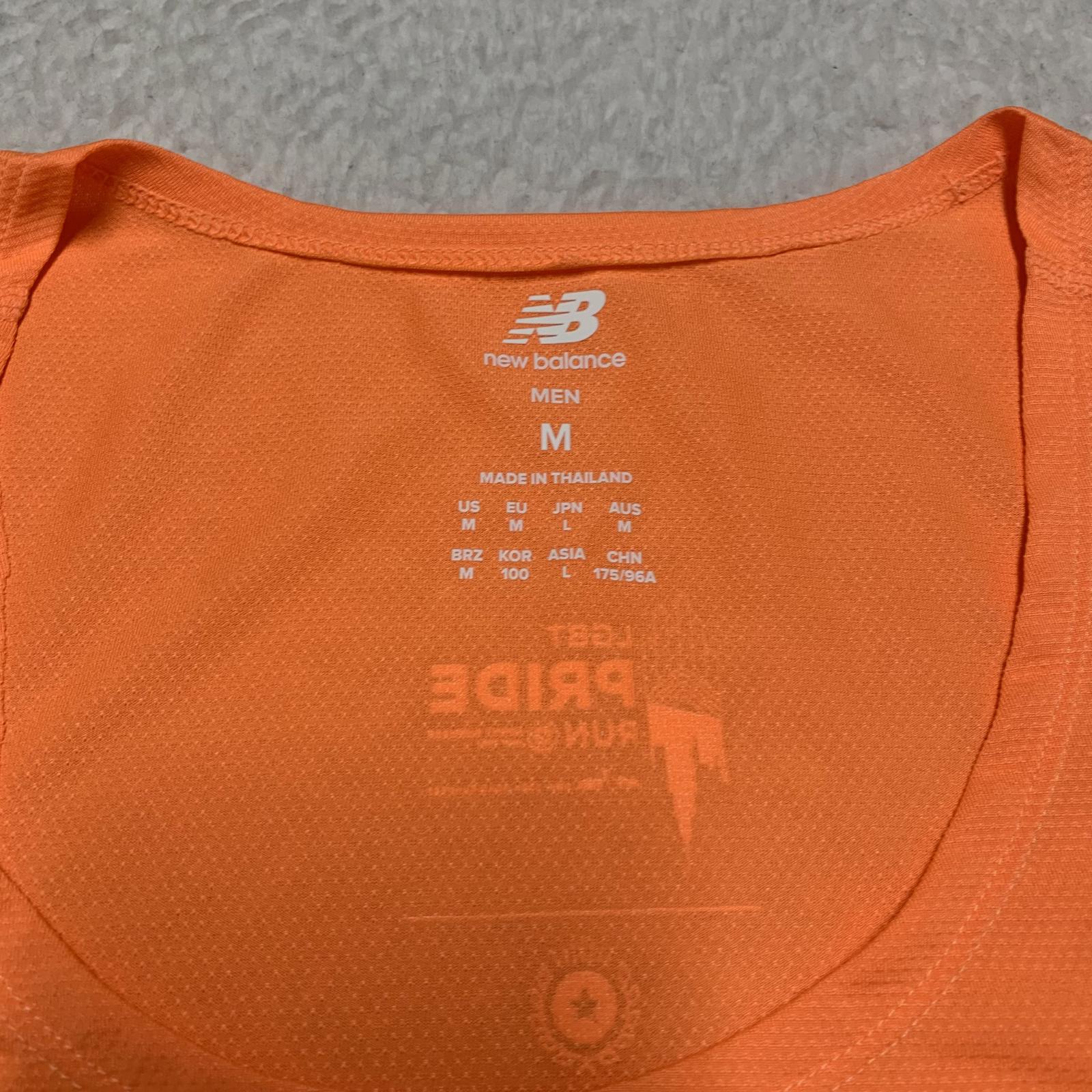 Camiseta sin mangas New Balance para hombre, color naranja mediano, LGBT Pride Run NY 2024