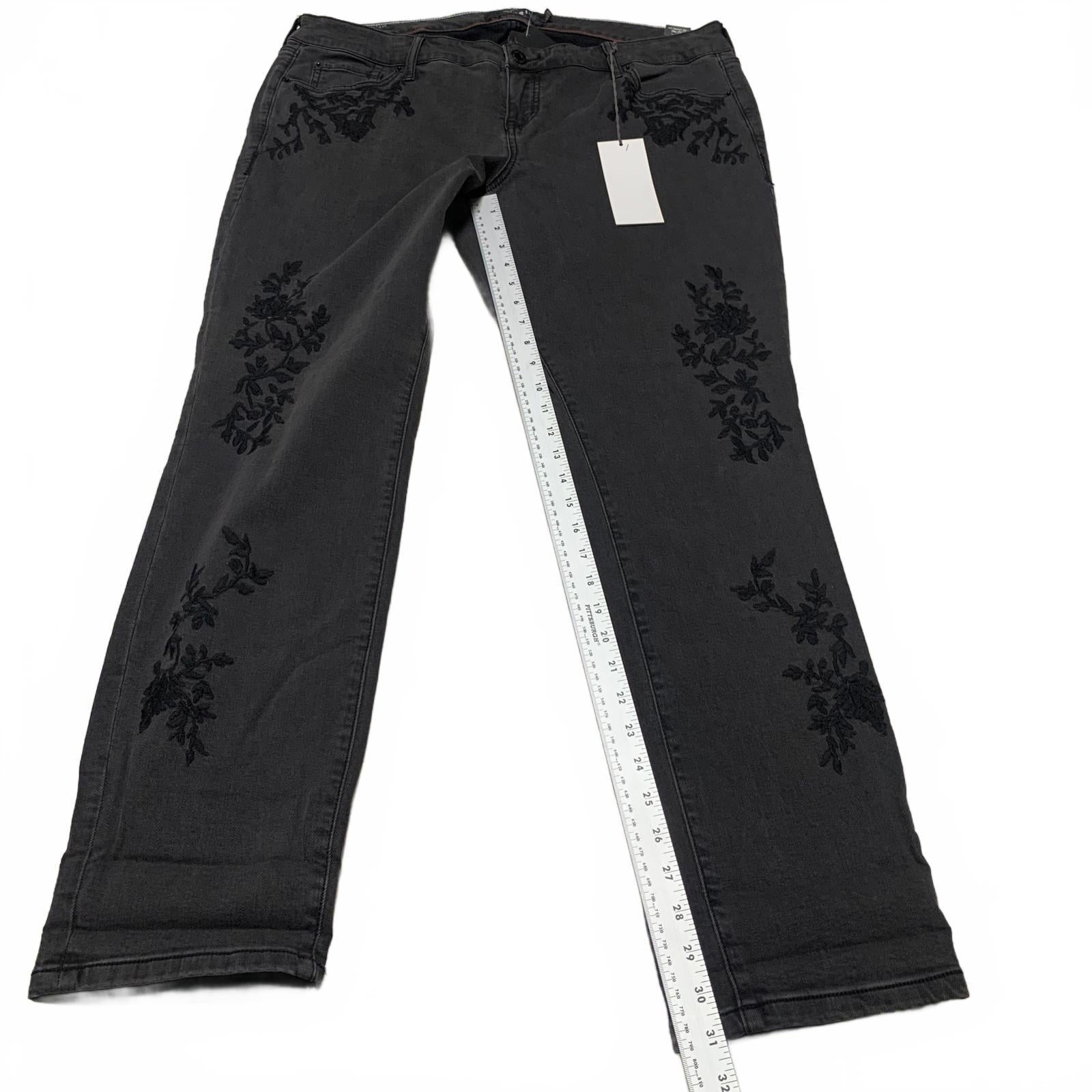 Vaqueros boyfriend con bordado floral negro Torrid Premium para mujer, talla 16R