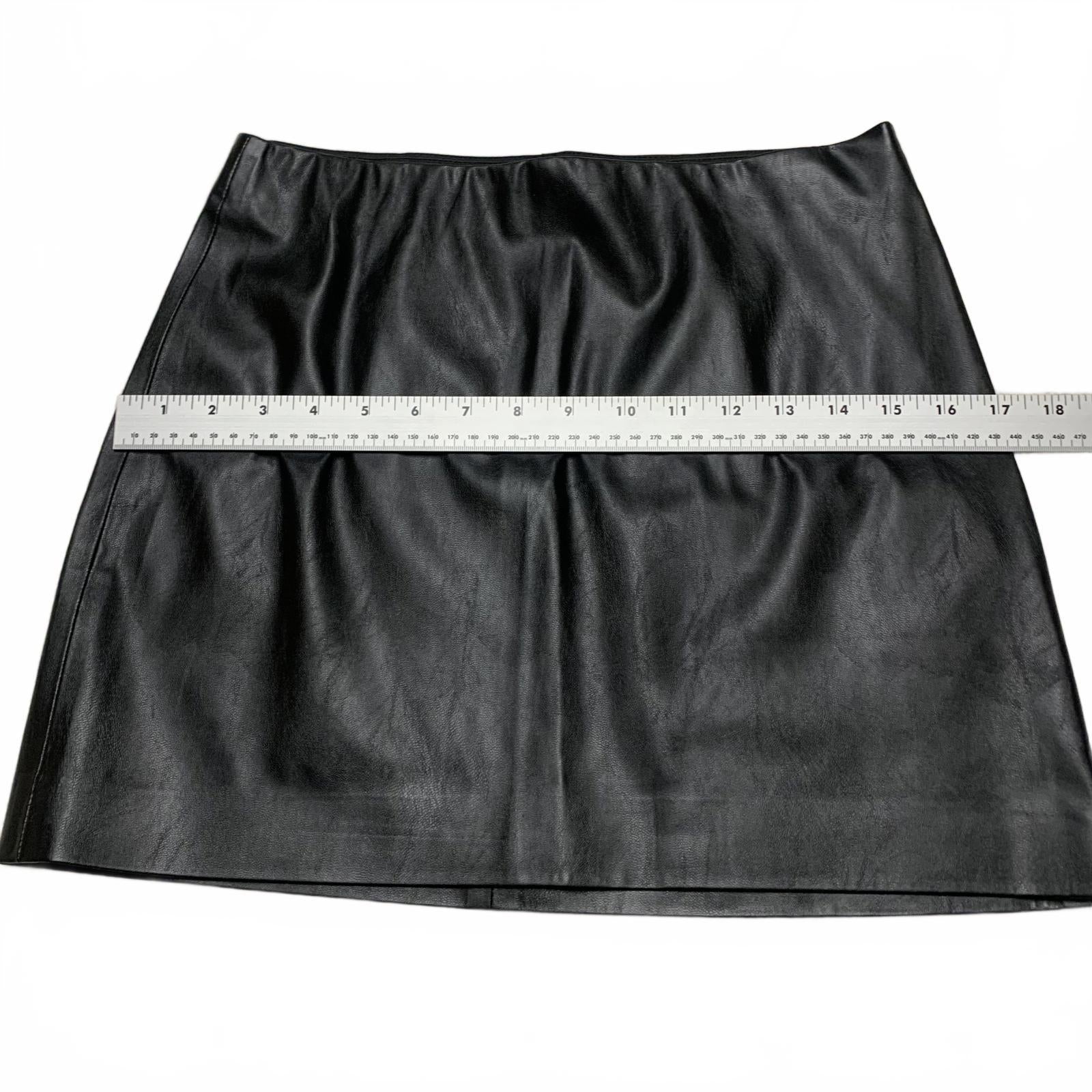 Minifalda Shinestar de piel sintética negra para mujer, talla mediana - Talla M