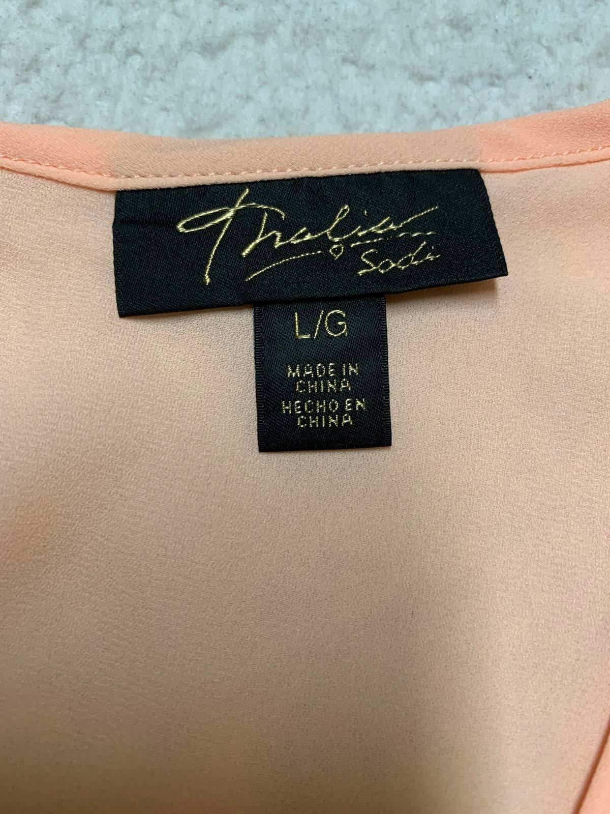 Blusa Thalia Sodi Forever 21 para mujer, talla grande, color melocotón, con mangas de encaje acampanadas