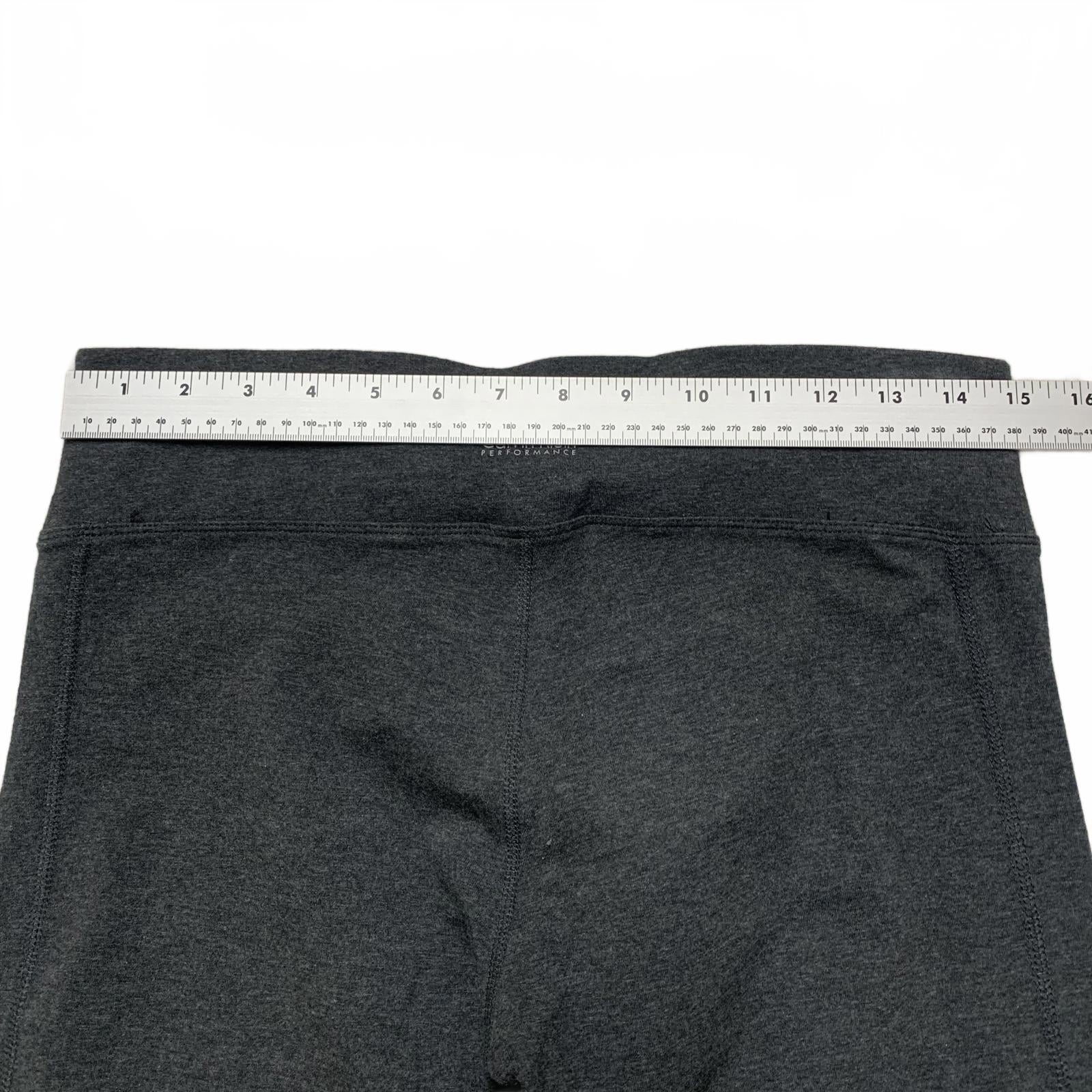 Calvin Klein Women's Large Gray Athletic Leggings Capri W30