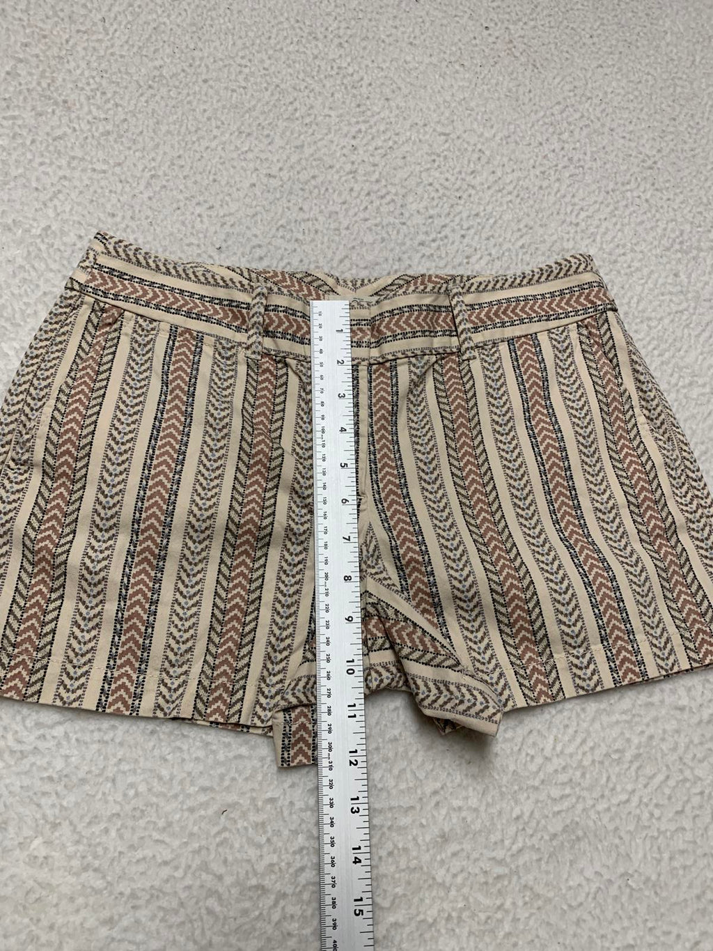 Pantalones cortos LOFT de rayas verticales beige neutro para mujer, talla 2, talla 30,5, India