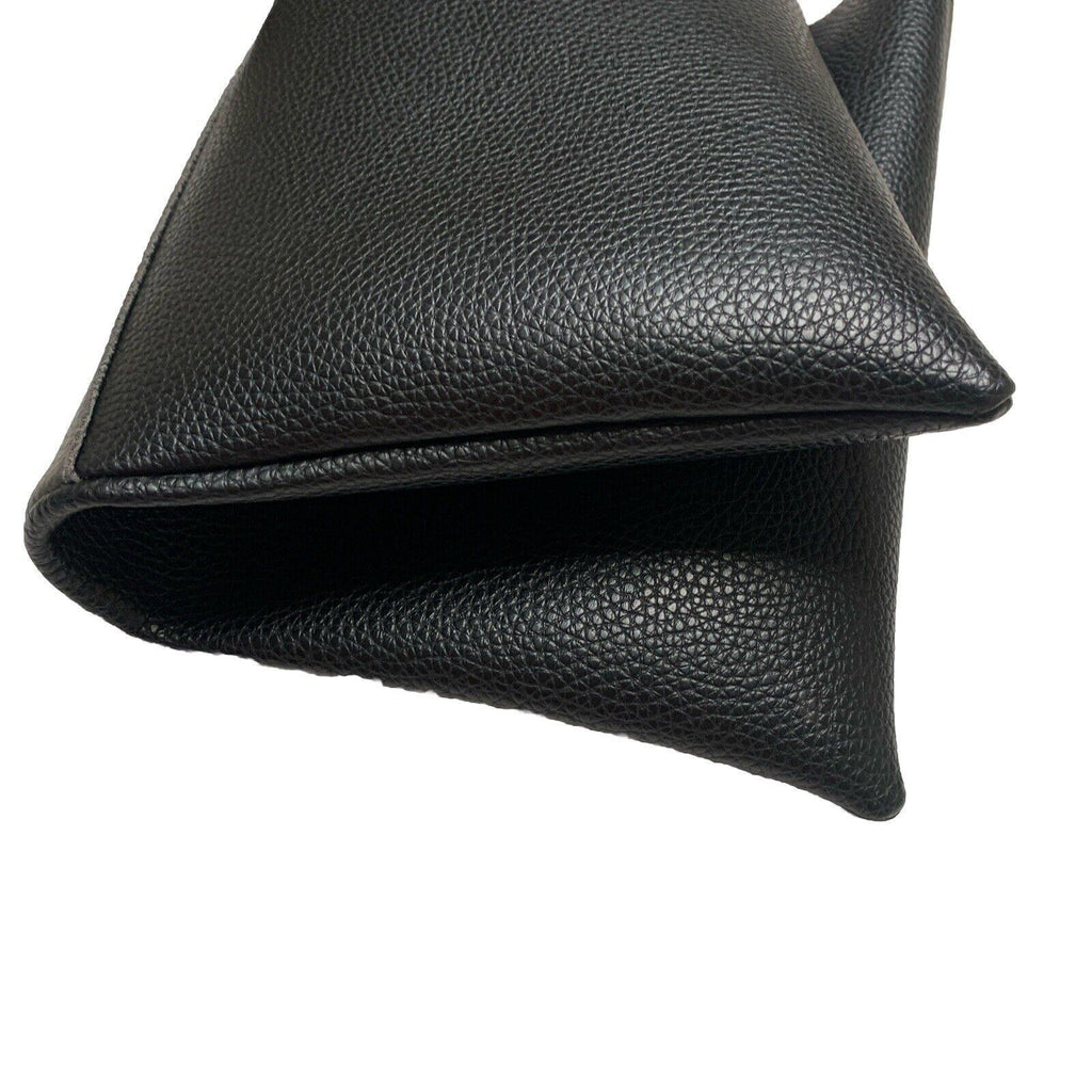 Bolso tote de piel vegana suave con diseño granulado de rayas grises y negras para mujer de Vince Camuto