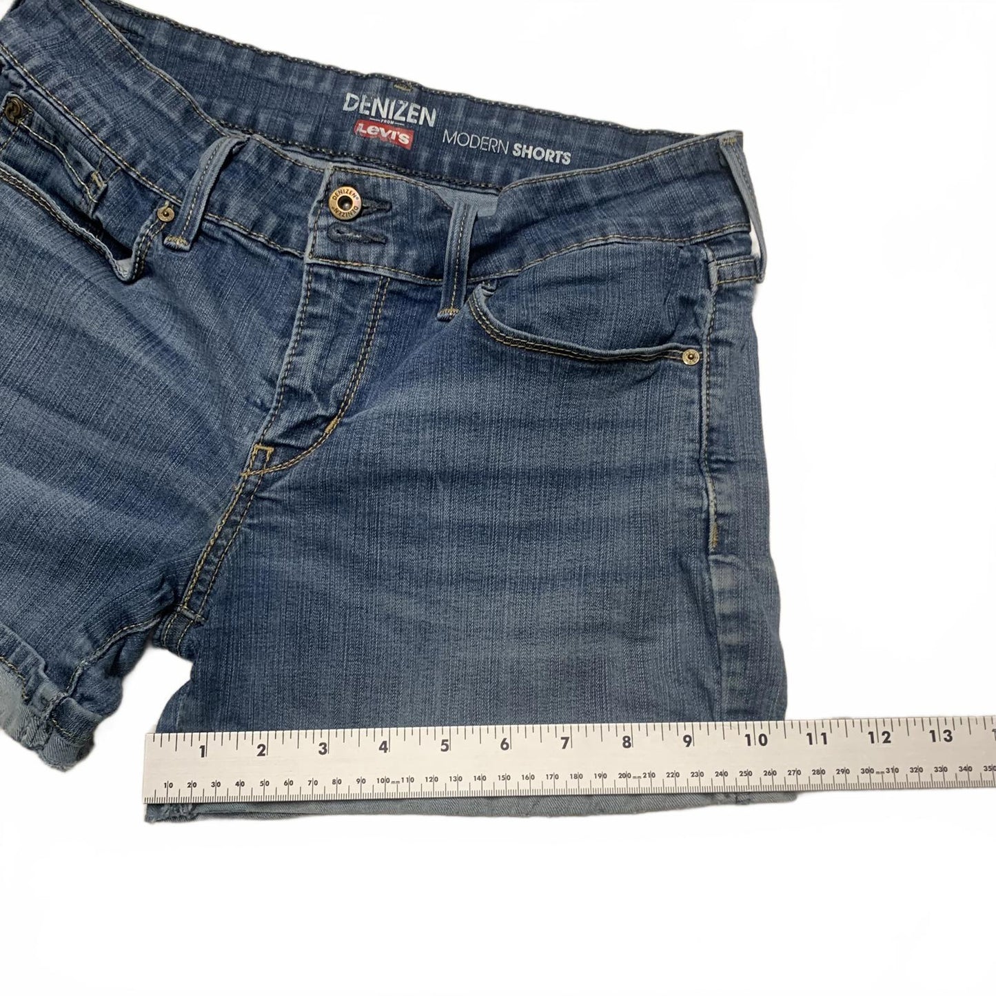Denizen from Levi's Women's Sz 4 Blue Denim Modern Shorts Stretch W28