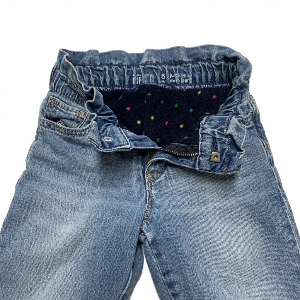 Vaqueros Gap Kids 'Just Like Mom' talla 5 para niñas, ancho 18 x largo 17 cm (talla real)