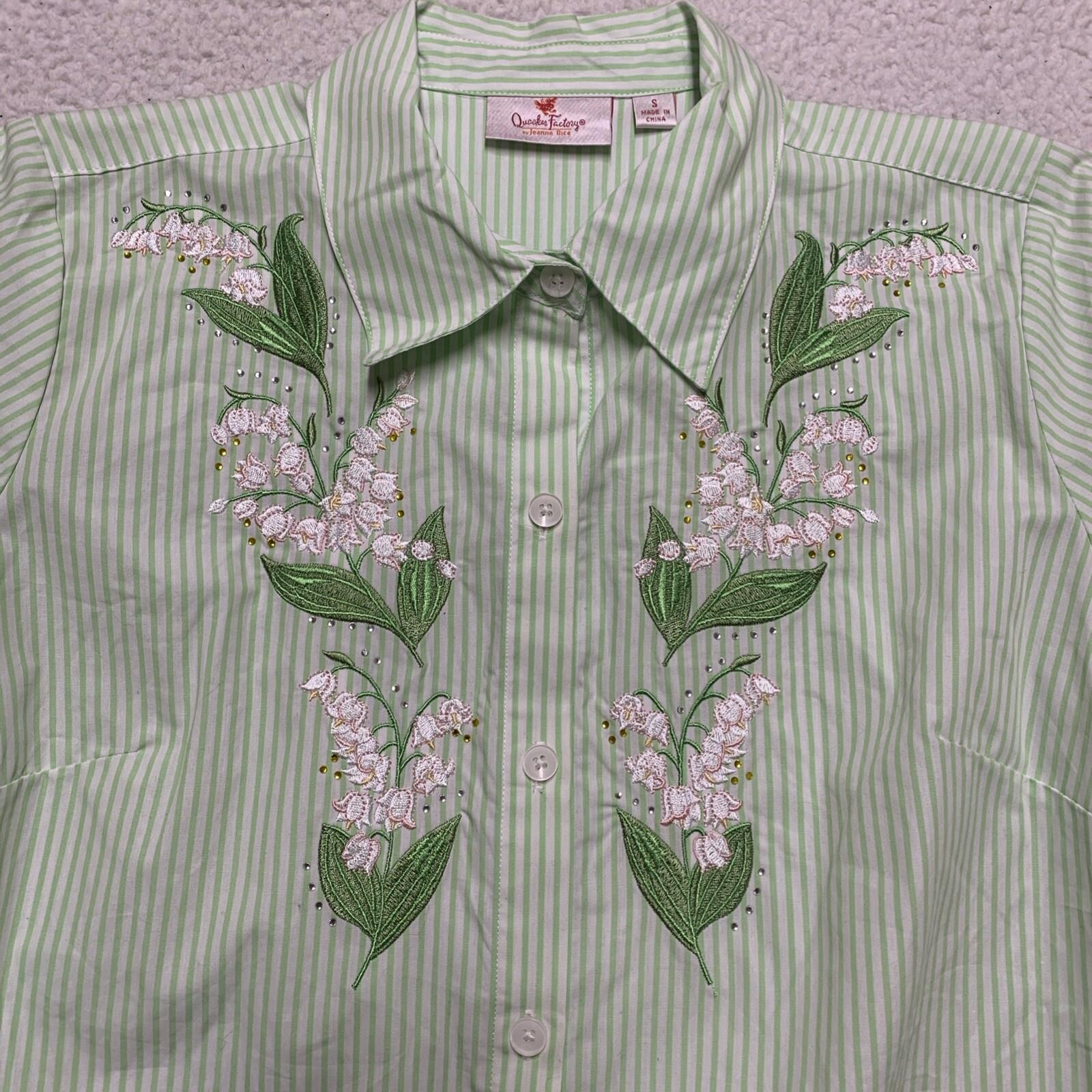 Camisa de botones a rayas verdes con bordado floral para mujer, talla S de Quacker Factory