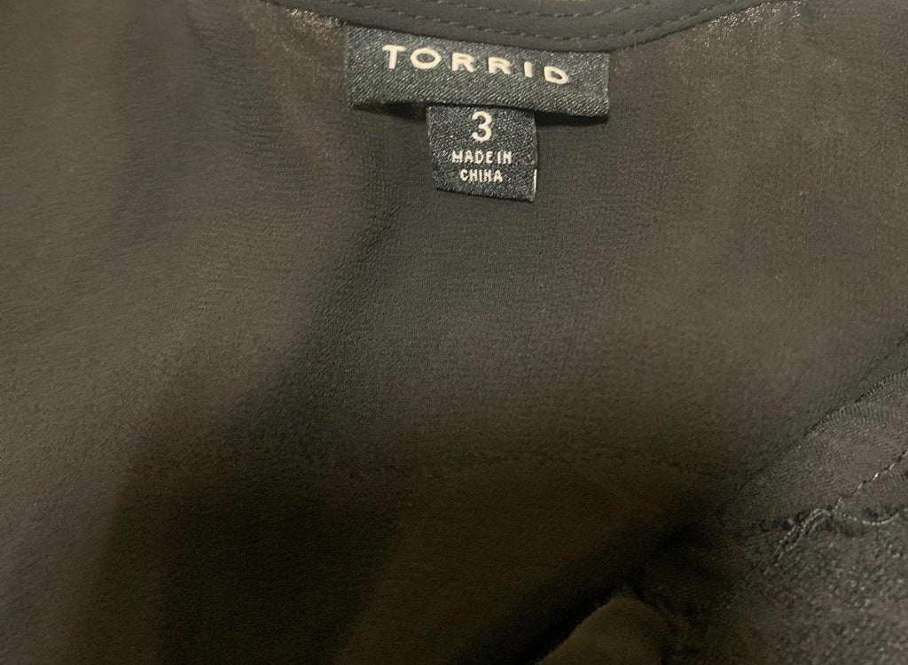 Blusa peplum de manga larga negra Torrid para mujer, talla 3, con estampado floral texturizado