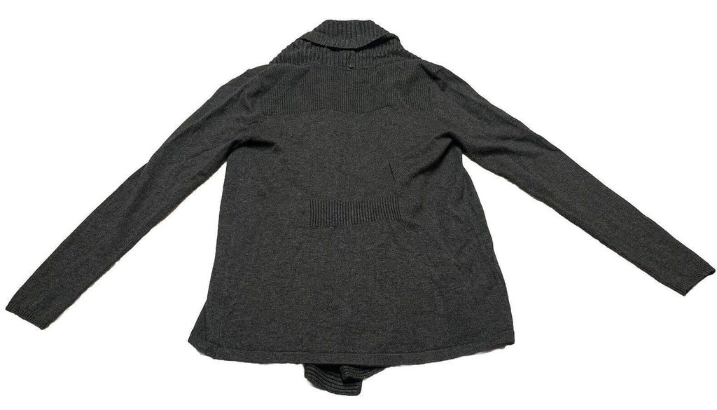 Suéter Premise Studio de punto suave gris pequeño con hebilla frontal abierta en cascada para mujer