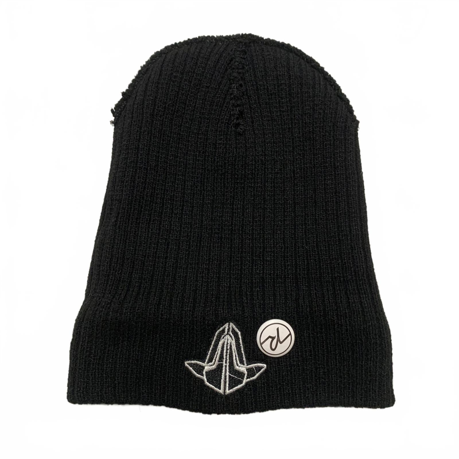 Gorro de punto negro con logotipo