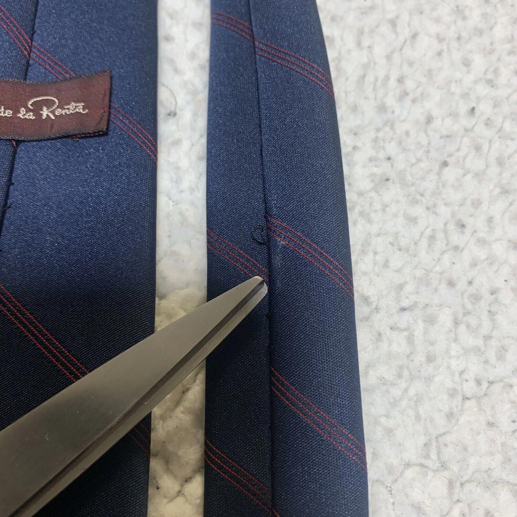 Corbata Oscar de la Renta Azul Marino Diagonal Rayas Rojas Firma
