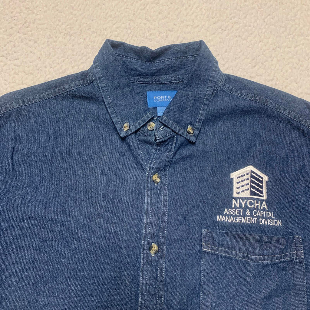 Camisa abotonada NYCHA azul de mezclilla talla grande para hombre de Port &amp; Company