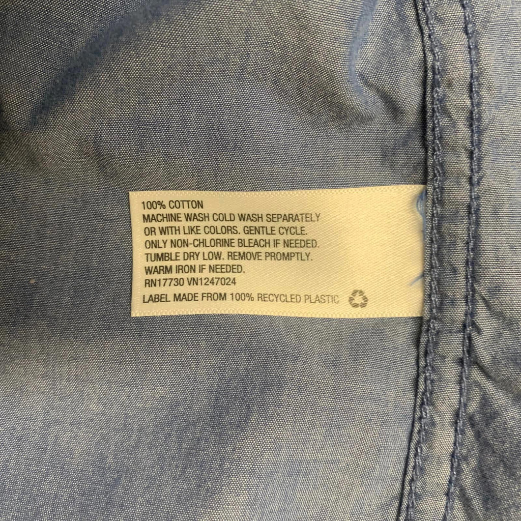 Camisa de mezclilla suave azul claro con botones Goodfellow &amp; Co para hombre, talla pequeña