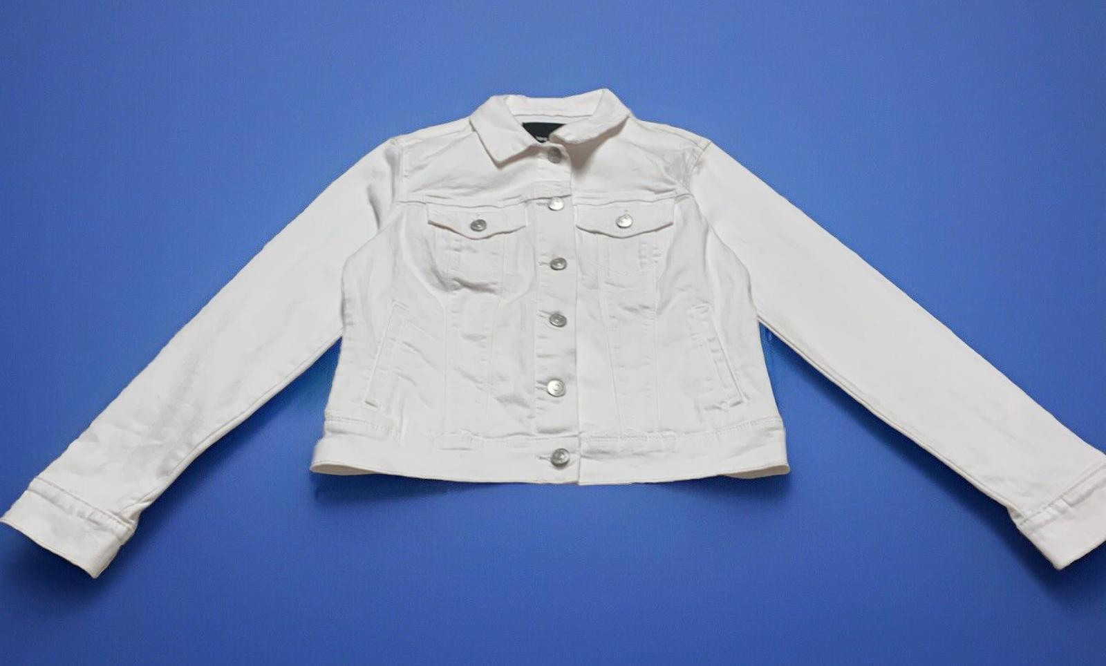 Chaqueta vaquera Sarah blanca pequeña con botones para mujer de Nine West Jeans