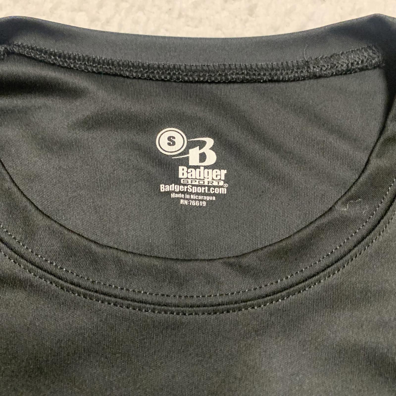 Camiseta de manga larga para natación y buceo Badger Sports Brooklyn Tech negra para hombre (talla S)