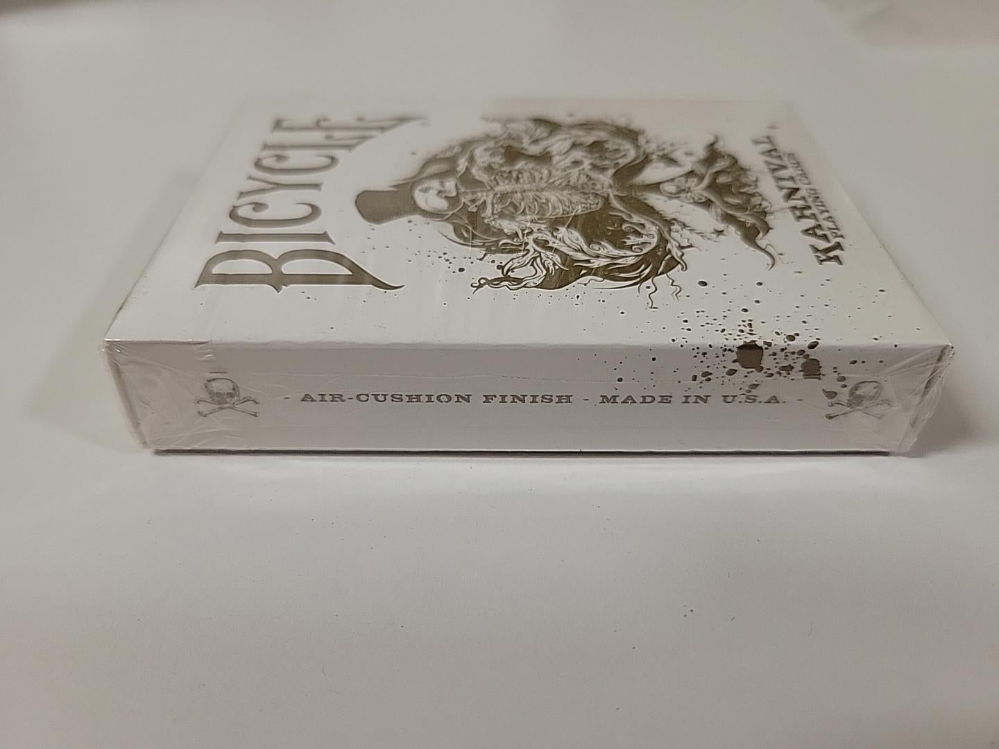 Naipes Bicycle Karnival: diseño de esqueleto único