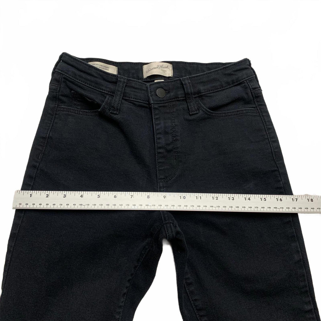 Vaqueros Universal Thread Goods Co. para mujer, talla 2/26R, negros, pierna recta, 26 x 26,25