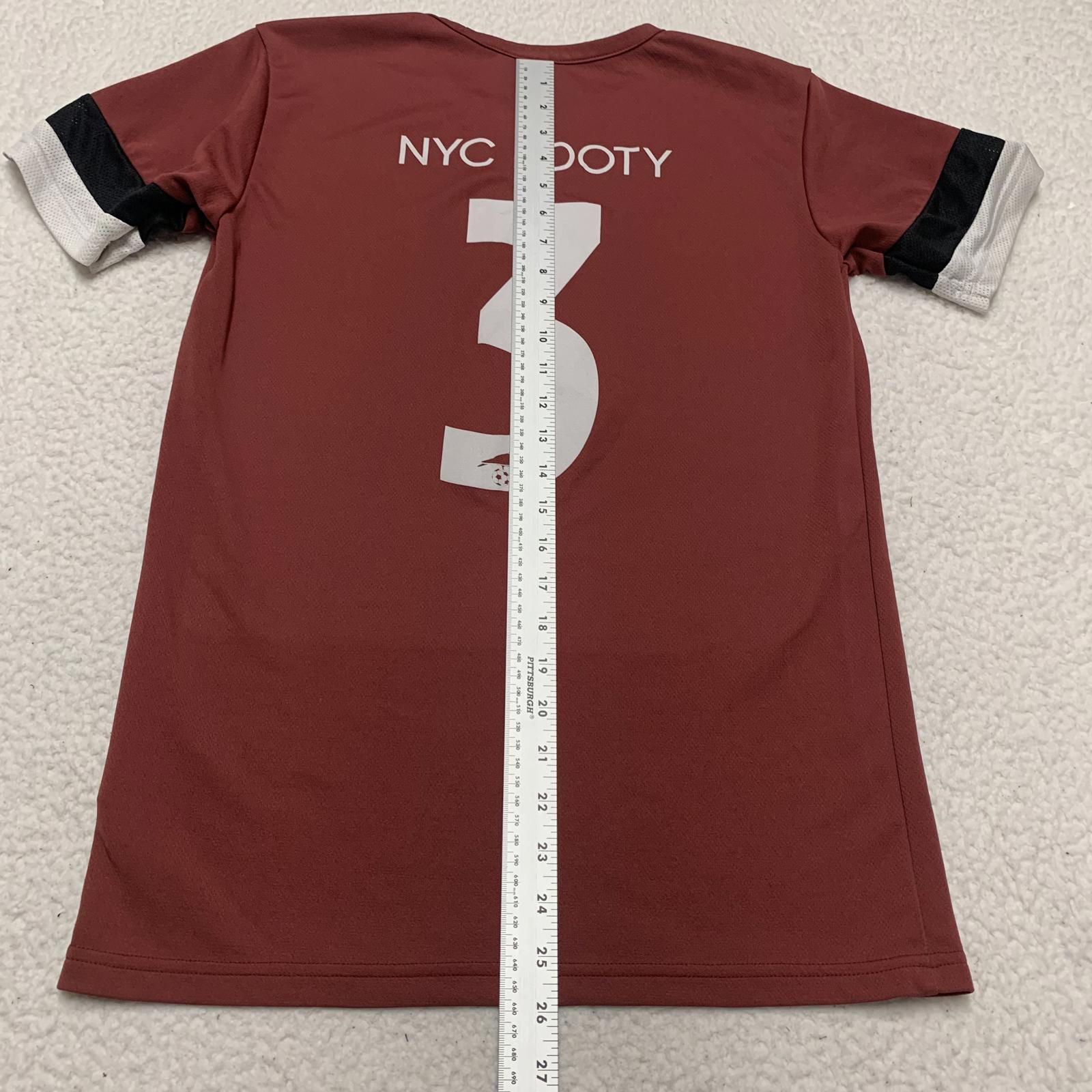 Camiseta de fútbol PUMA NYC Footy para hombre, talla S, color burdeos