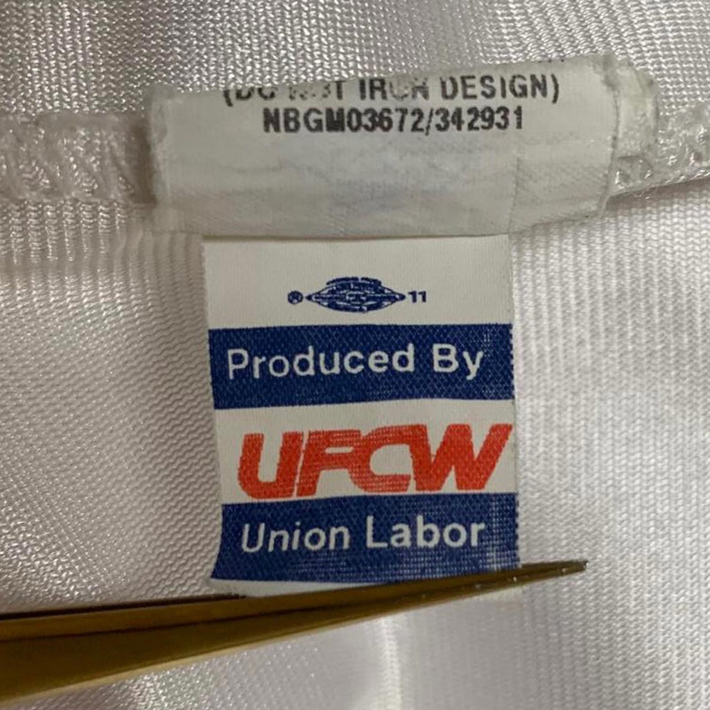 Vintage Nike Mens Raiders Basketball Jersey #15 Sz M White Late 90s Y2K