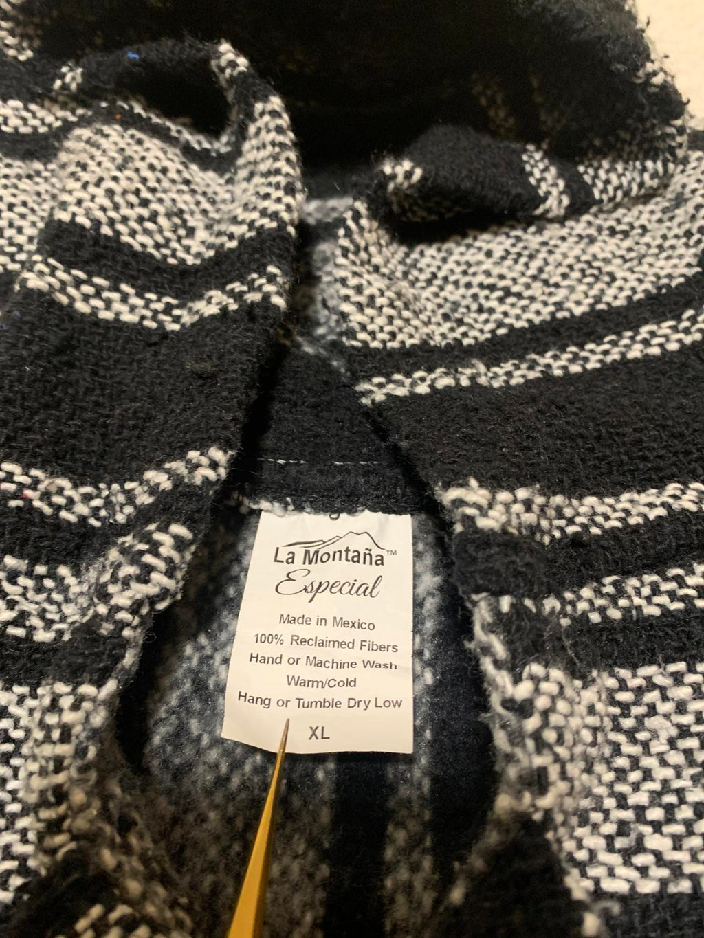 La Montaña Especial Sudadera con capucha a rayas blancas y negras talla XL para hombre, México