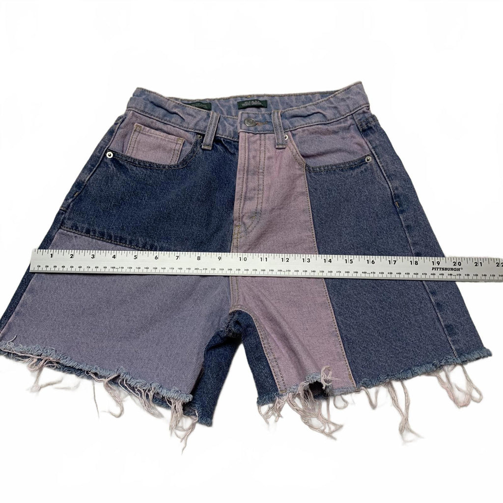 Pantalones cortos vaqueros con parches en azul y rosa para mujer de Wild Fable, talla 0, 24,5