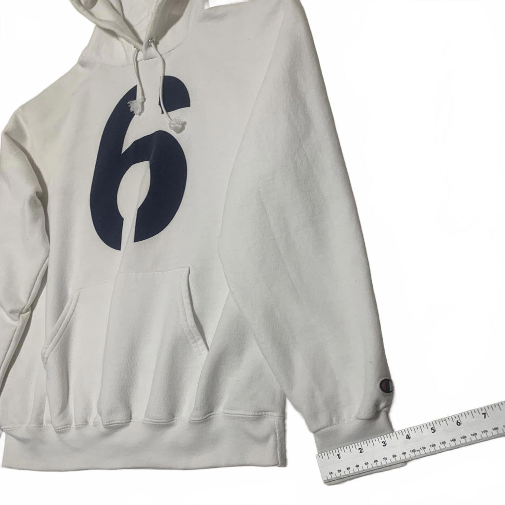 Sudadera con capucha unisex ecológica y grande blanca con estampado del número 6 de Champion