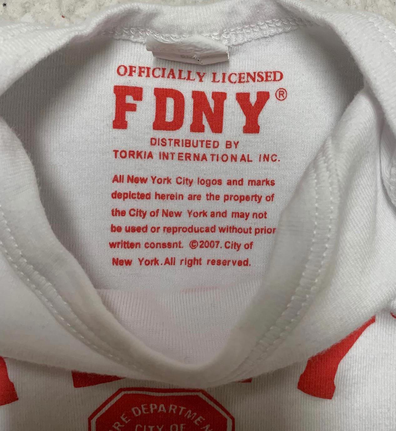 Camiseta oficial con licencia del Departamento de Bomberos de Nueva York, talla 6-9 meses, color blanco y rojo, para bebé.