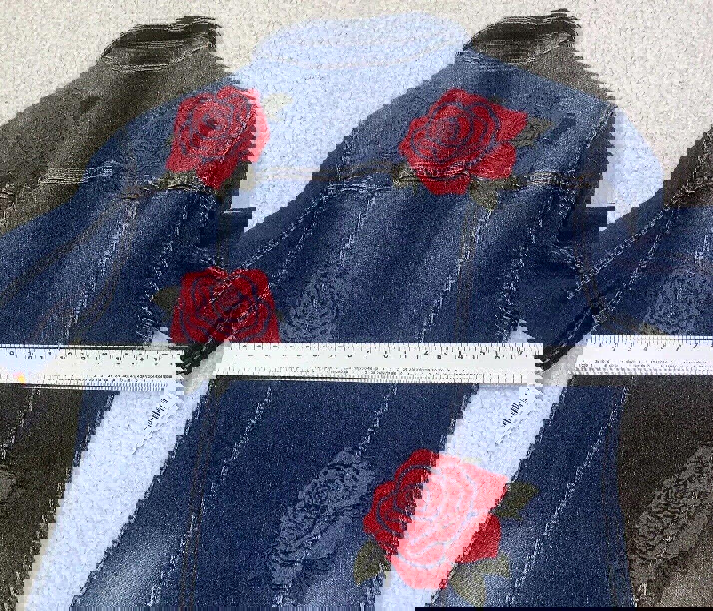 Chaqueta vaquera Lularoe Jaxon con rosa roja talla XXS y bordado pequeño