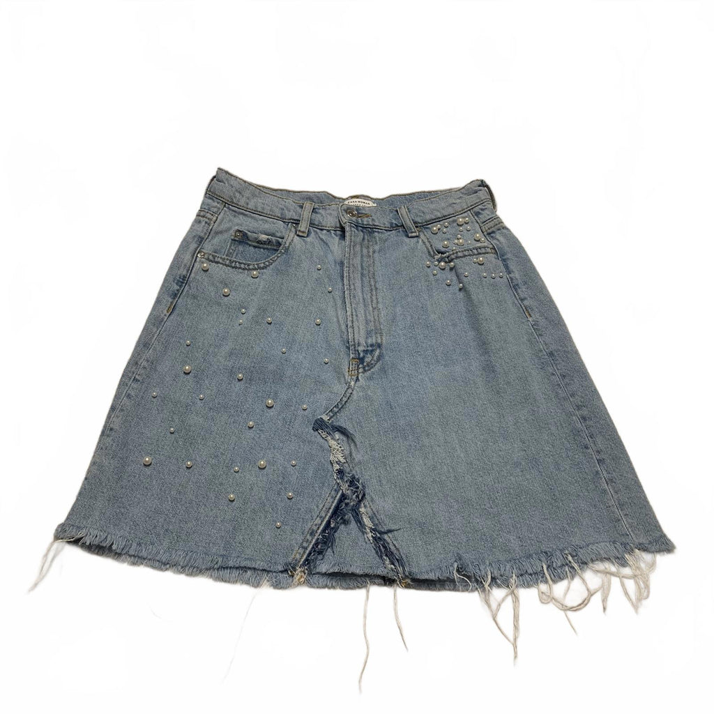 Falda vaquera desgastada azul claro para mujer de Zara, talla M, con detalles de cuentas de perla