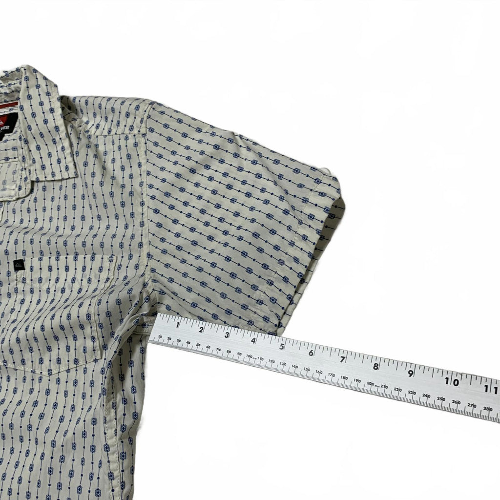 Camisa informal de manga corta Quiksilver para hombre, color blanco roto, talla pequeña