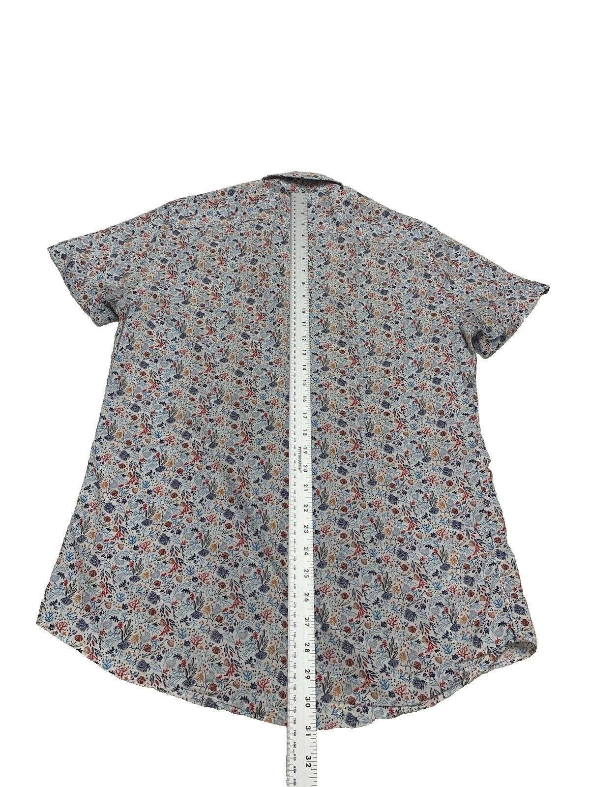 Camisa informal de manga corta y corte entallado con botones de Zara, talla M, estampado de conchas marinas