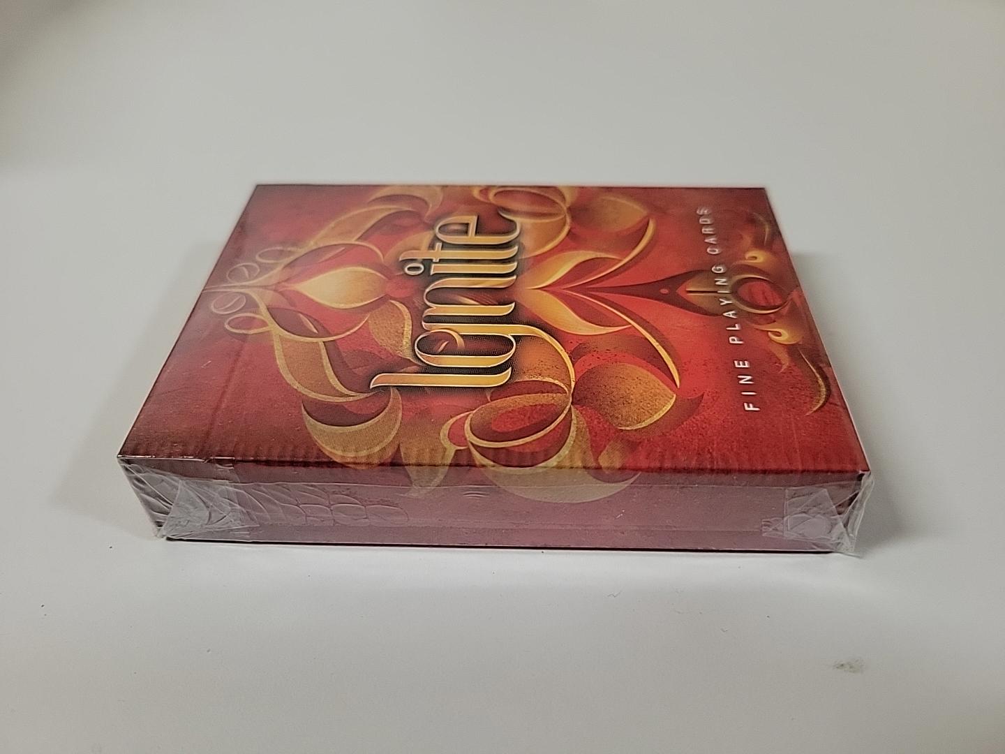 Baraja de póker Ellusionist Ignite Fine Playing Cards Roja