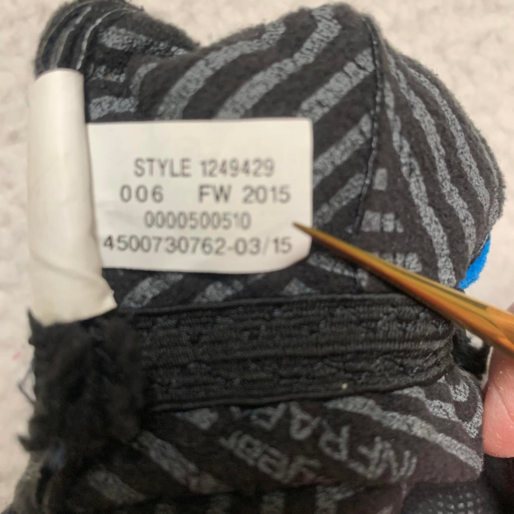 Guantes de rendimiento unisex Under Armour talla pequeña/mediana, negros y azules