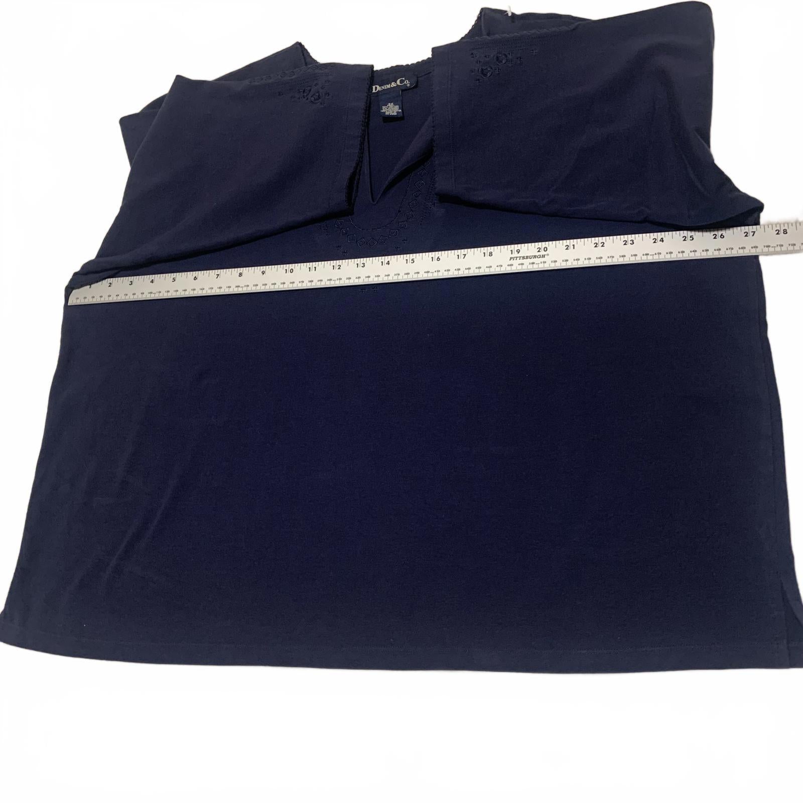 Blusa azul marino para mujer de Denim &amp; Company, talla 3X, con detalles bordados