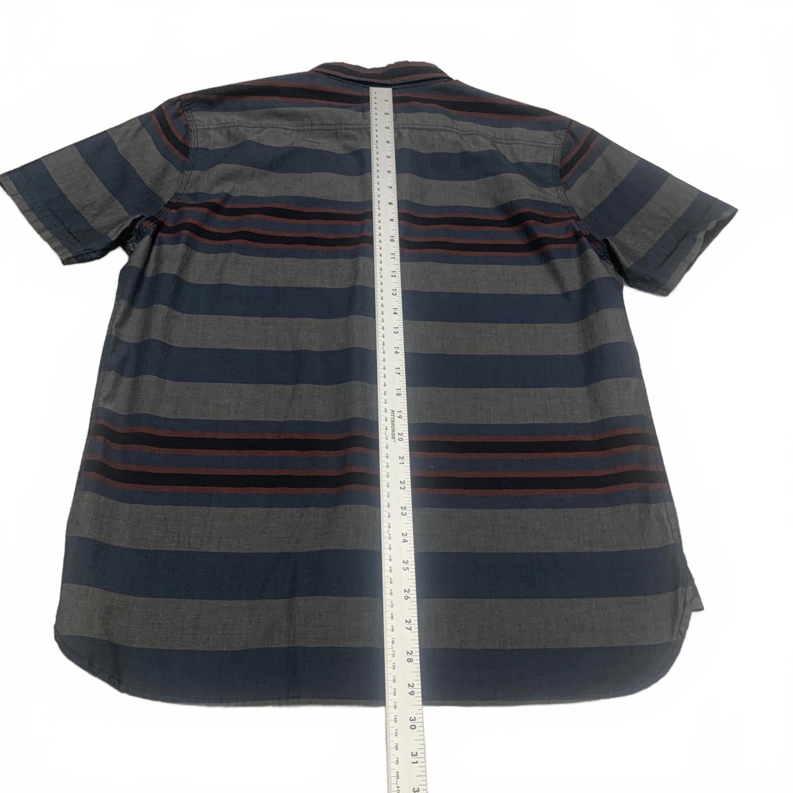 Camisa de manga corta a rayas azul grisáceas de Levi's para hombre, talla grande