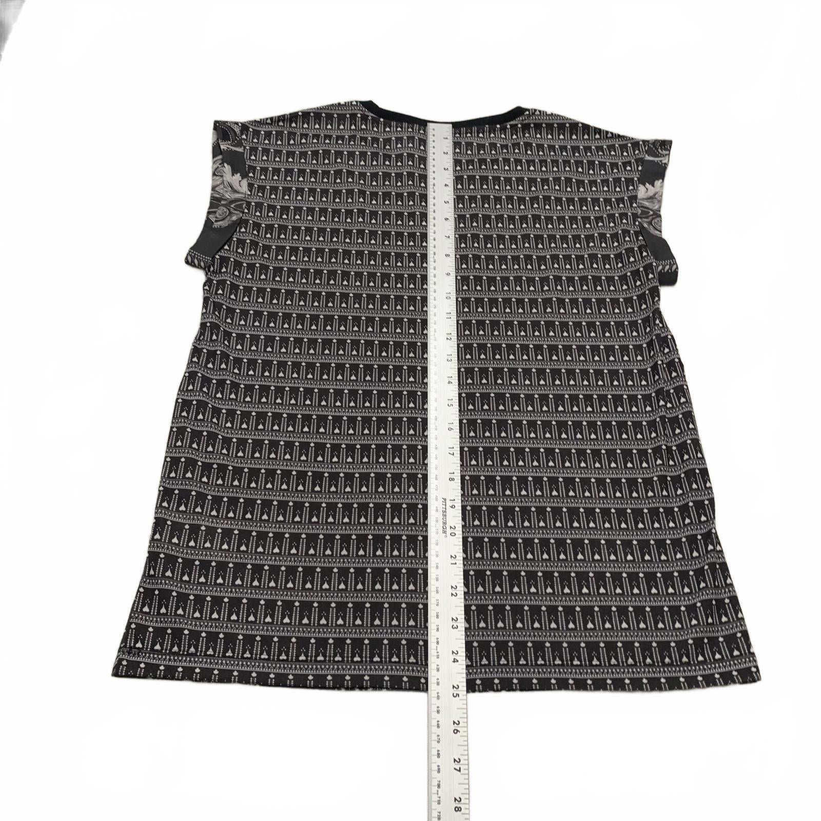 Camiseta negra Adidas talla S con diseño de logotipo gráfico de plumas de cachemira