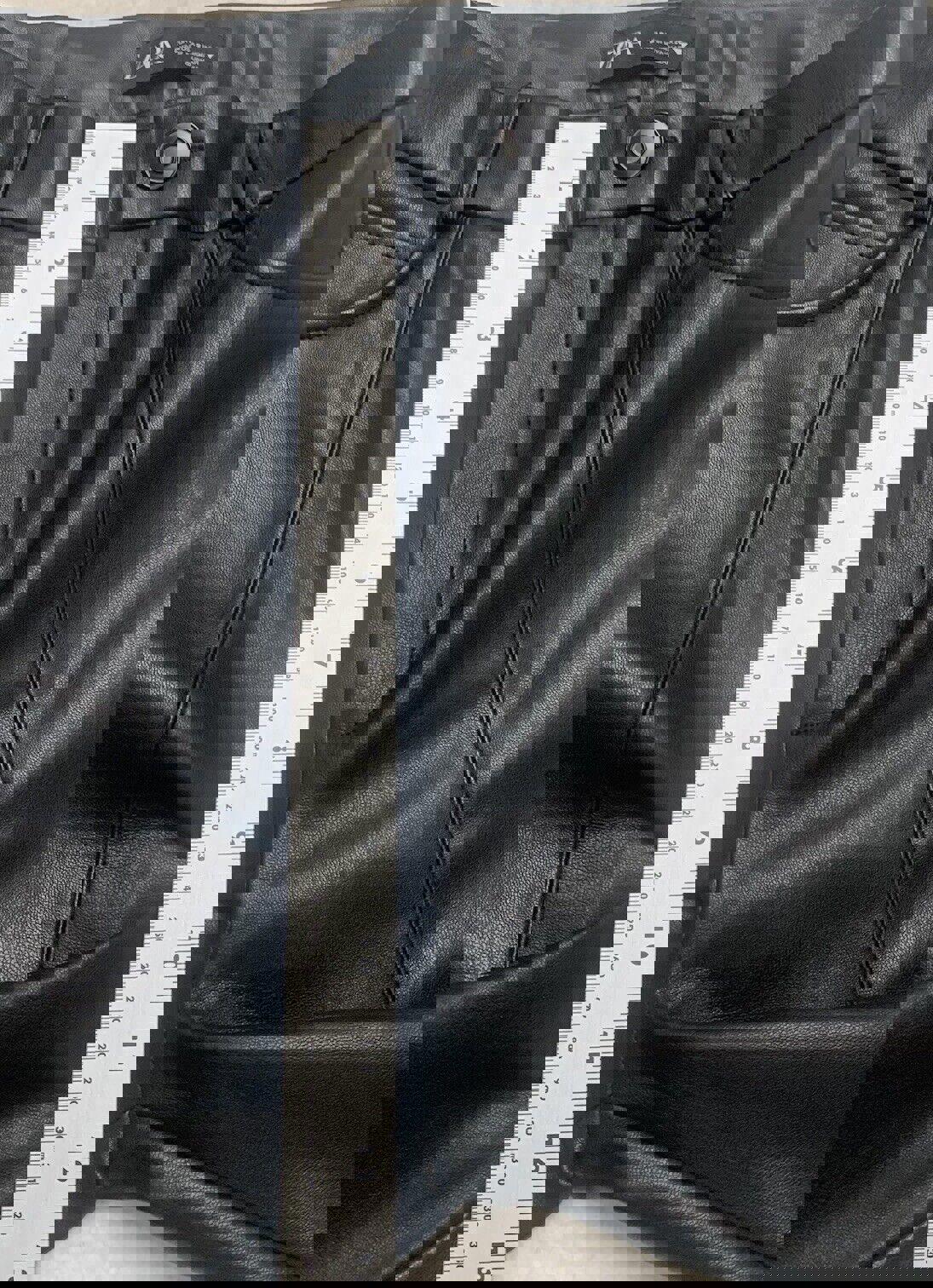 Pantalones Zara para mujer, talla pequeña, negros, de poliéster y piel sintética, hasta el tobillo