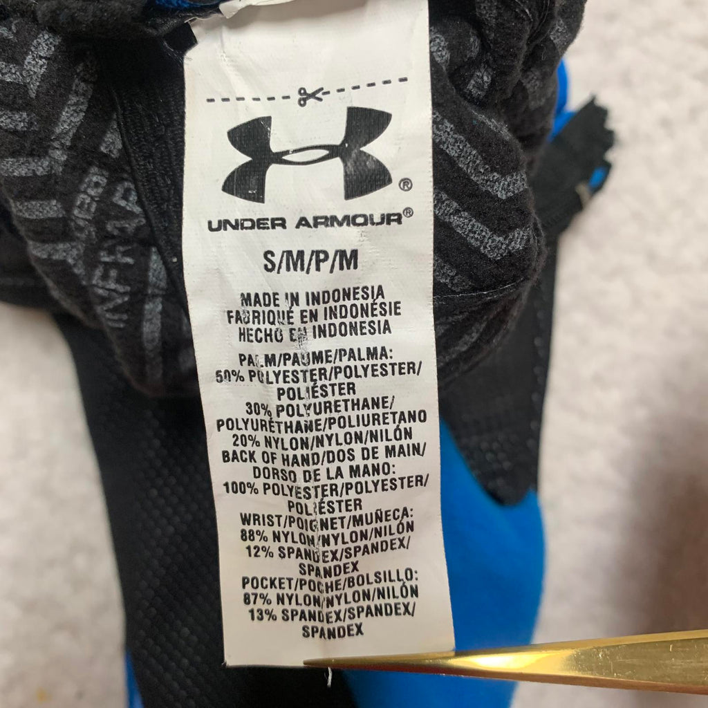 Guantes de rendimiento unisex Under Armour talla pequeña/mediana, negros y azules
