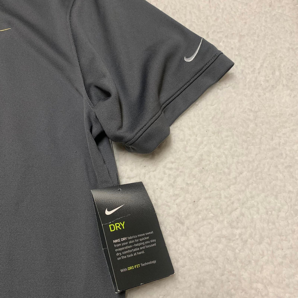 Polo Nike Dri-FIT gris con logotipo MK Illuminated