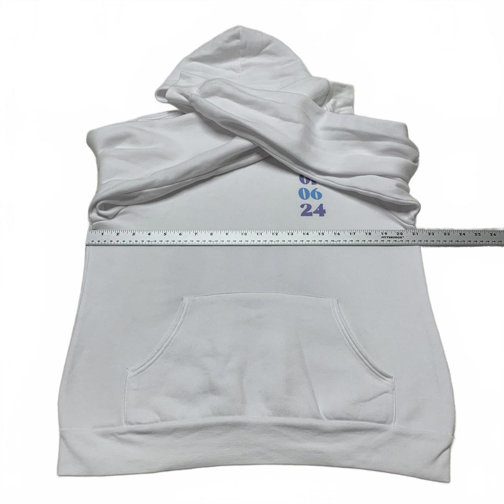 Sudadera con capucha y diseño gráfico en blanco mediano para mujer de la colección Bella + Canvas Fleece