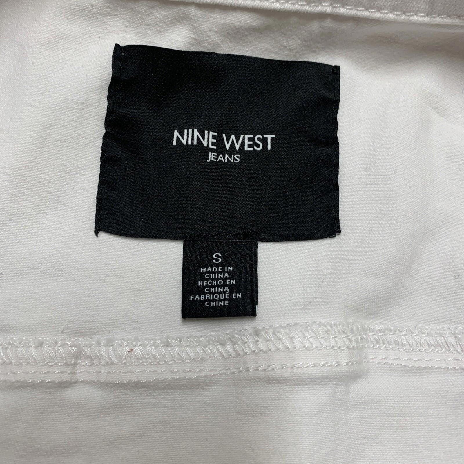 Chaqueta vaquera Sarah blanca pequeña con botones para mujer de Nine West Jeans