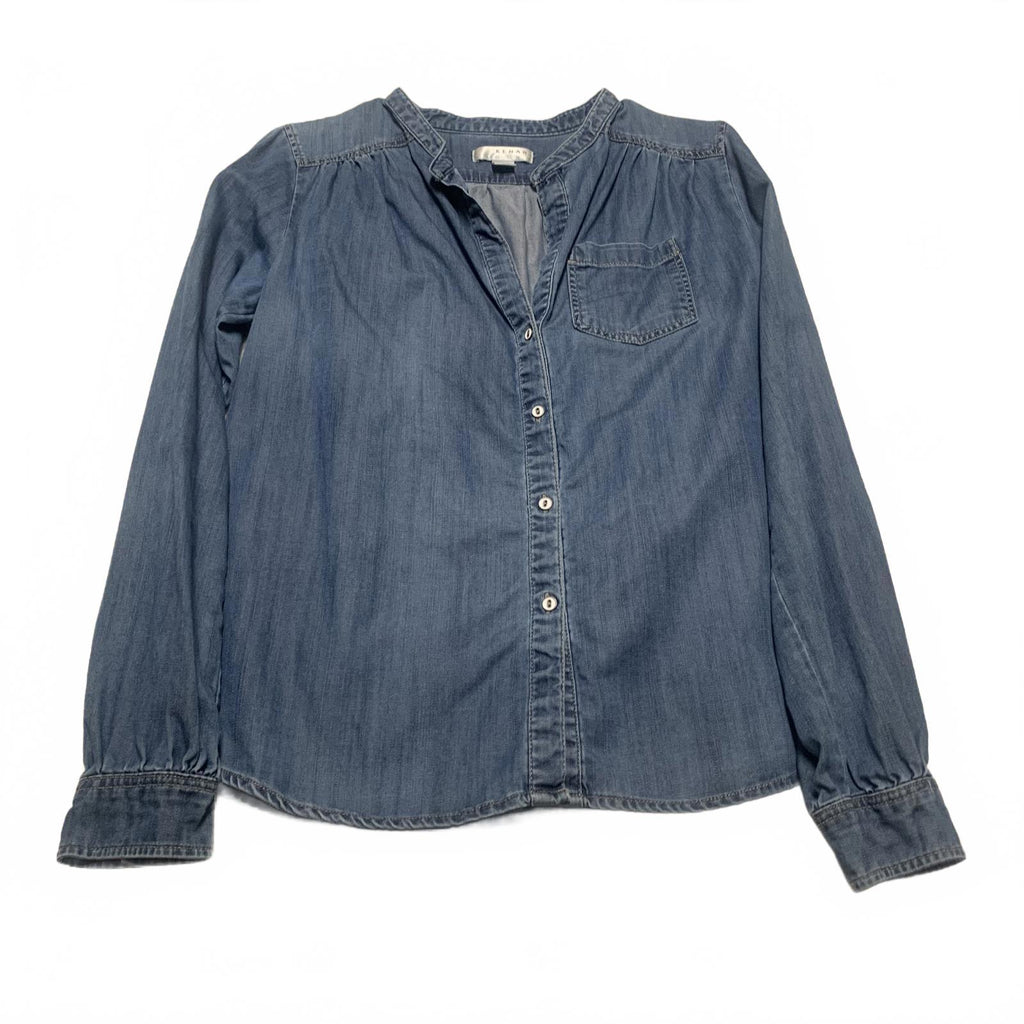 Camisa informal con botones de mezclilla suave azul claro medio para mujer de Kenar