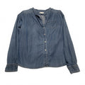 Camisa informal con botones de mezclilla suave azul claro medio para mujer de Kenar