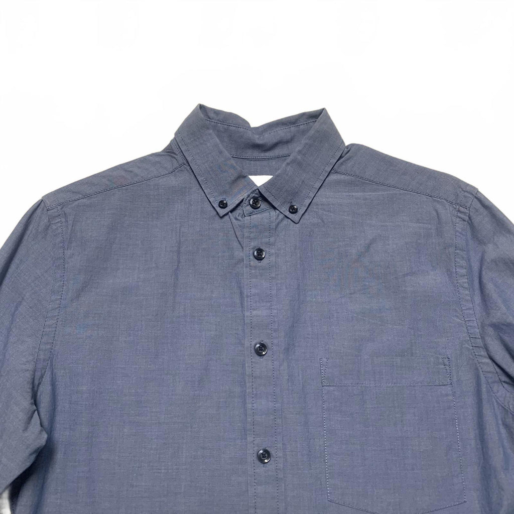 Camisa de mezclilla suave azul claro con botones Goodfellow &amp; Co para hombre, talla pequeña