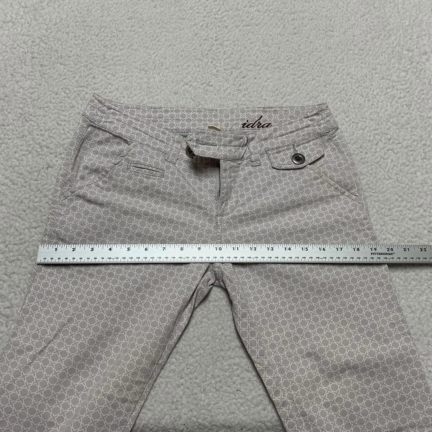 Idra Women's Size 4 Gray Printed Geometric Design Capri Pants